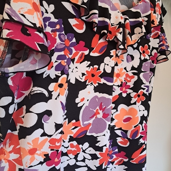 Laura Ashley Floral Ruffle Short Sleeve Size Large - Picture 3 of 6